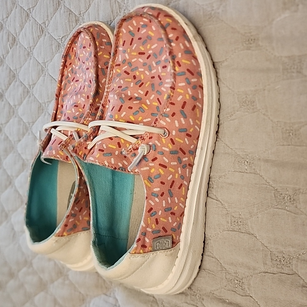 HEY DUDE PINK SPRINKLE YOUTH SIZE 4